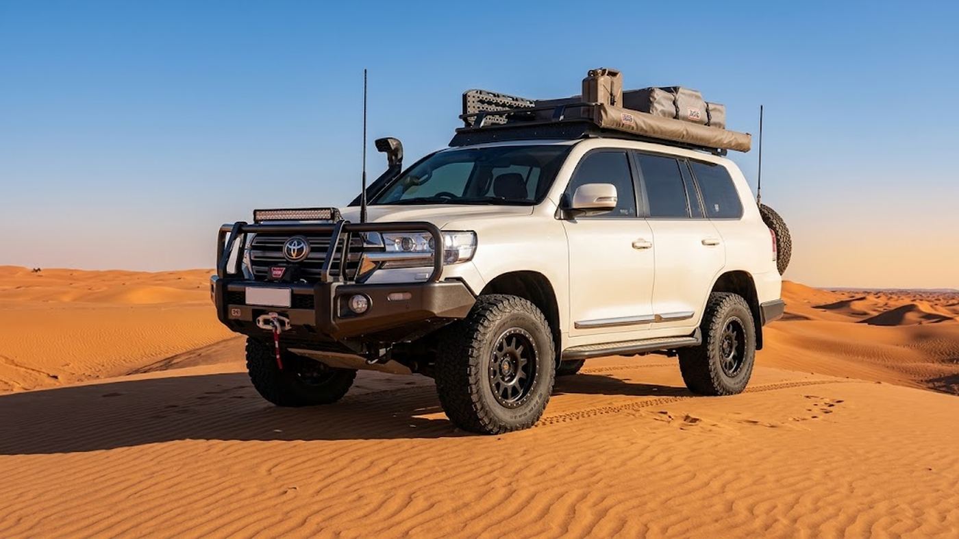 Private 4x4 in the Dubai desert